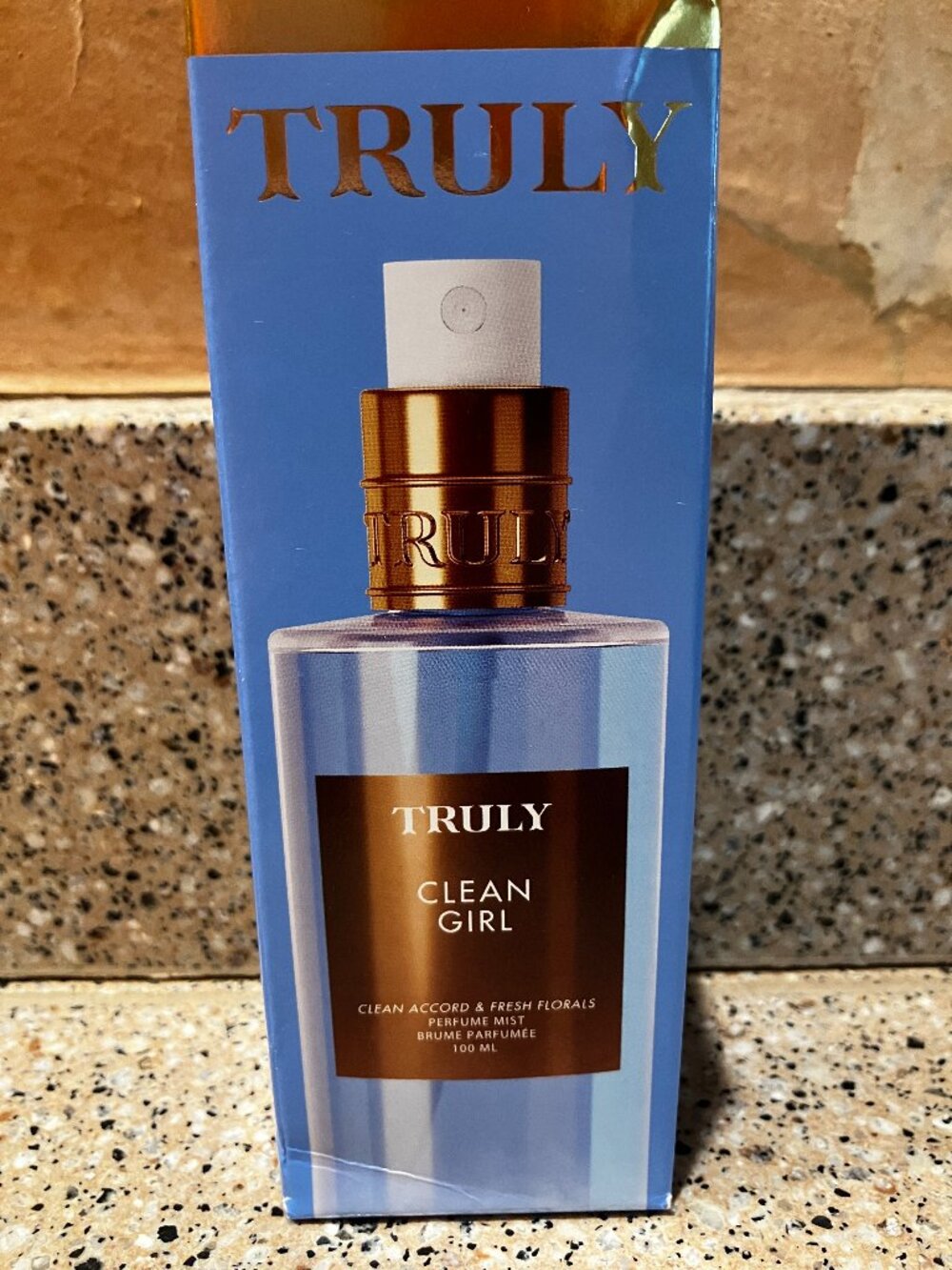 TRULY  Clean Girl Perfume Mist ! NIB!